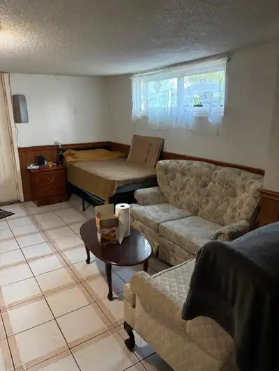 Room for rent in Basement Only for 1 person Located in Malton near Pearson Airport Shared kitchen ....