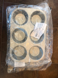 Pampered Chef large Muffin Trays