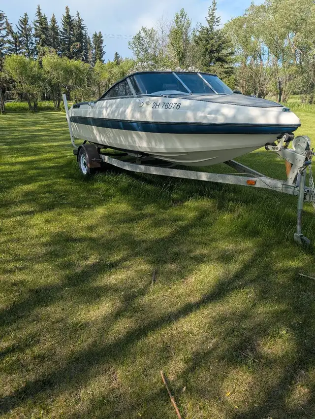 boat  1996 in Powerboats & Motorboats in Lloydminster - Image 9