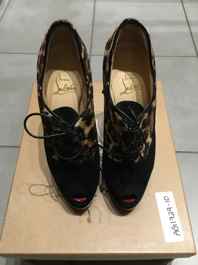 Christian Louboutin Miss Poppins platform booties Size 35.5 in Women's - Shoes in City of Toronto - Image 3