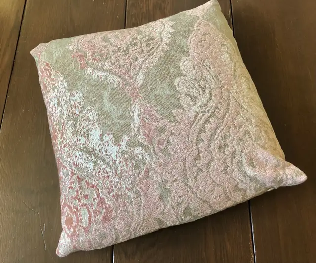 Soft Pink Green Velvety Throw Pillow Couch Bed Home Design in Home Décor & Accents in Calgary - Image 2