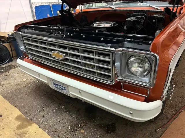 1975 Chevy square body crew cab in Classic Cars in Markham / York Region - Image 9