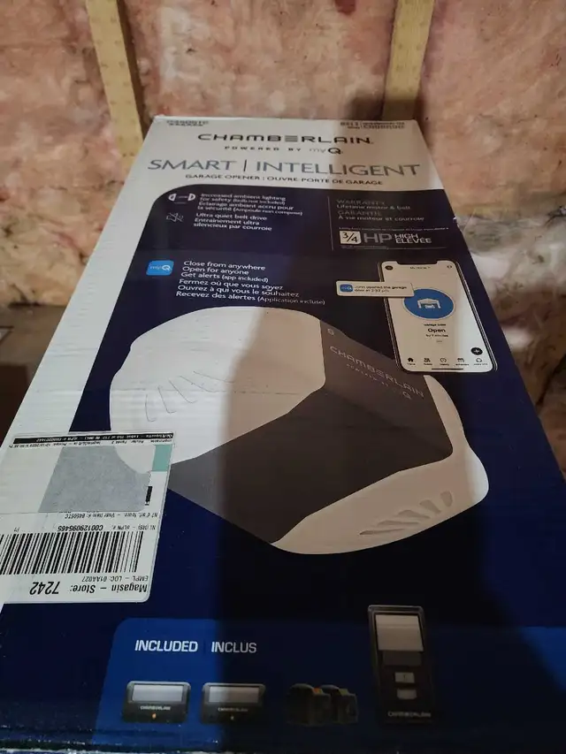 NEW!  Chamberlain Garage Door Opener