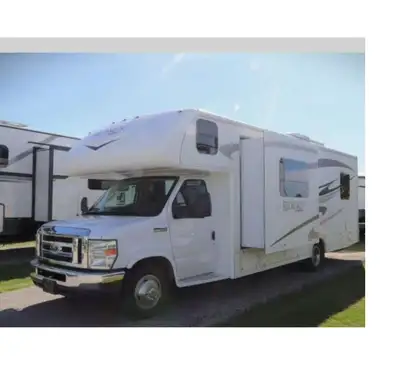 FORD F-450 6.8L TRITON E V 10 350 HP. Rear hitch tows 5000 LBS. Tires are good. New queen bed and a...