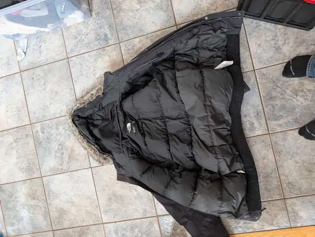 North Face Parka Men's Medium in Men's in Laval / North Shore - Image 4