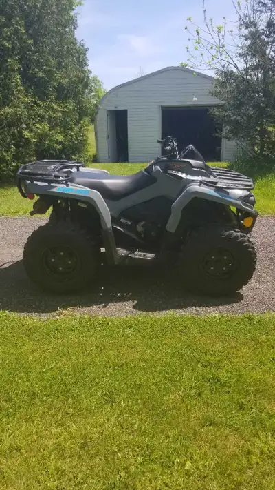 2021 Canam Outlander 570 4x4 power steering Factory winch only 1600 kms.Service just done. Ready to...