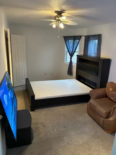 Fully furnished Seperate Bedrooms,for rent in Whitby/Oshawa kitchen, laundry hydro internet all incl...