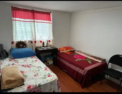 Furnished share room for MALE from Aug 1 in Scarborough Rent: $425/person Big window, Ground level A...
