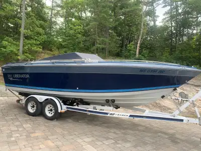 1987 241 Liberator with 454 MERC 330 hp. Under 700 hours. Enclosed Bimini top, mooring cover and ton...