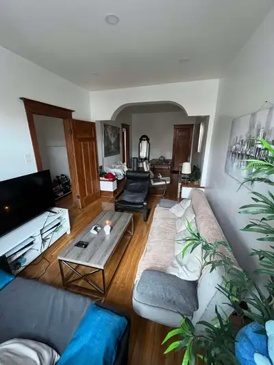 À louer 5 ½ Possibilté sous location jusqu’au mois de juin ou bail longue durée. Grand appartement e...