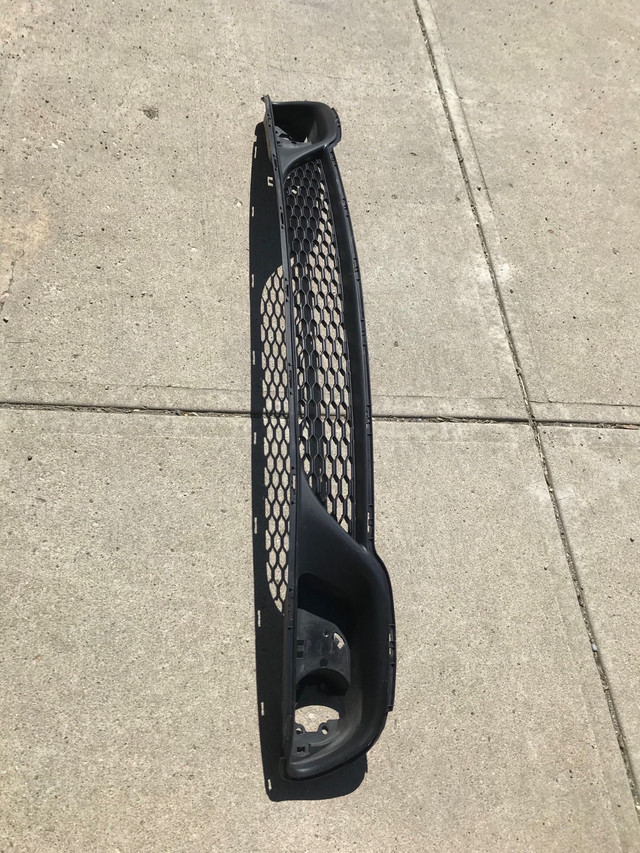 2011 - 2020 Dodge Caravan Front Bumper Lower Grille in Auto Body Parts in Calgary - Image 2
