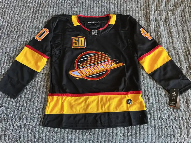 Elias Pettersson Vancouver Canucks Jersey New in Hockey in Guelph - Image 3