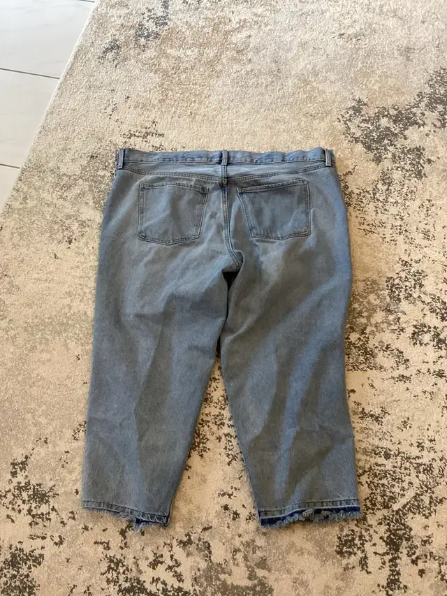 Women’s Plus Size Old Navy Jeans - size 22 in Women's - Bottoms in Oshawa / Durham Region - Image 7