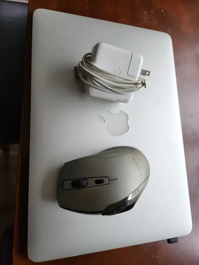 13" MacBook Air 494961692791941122