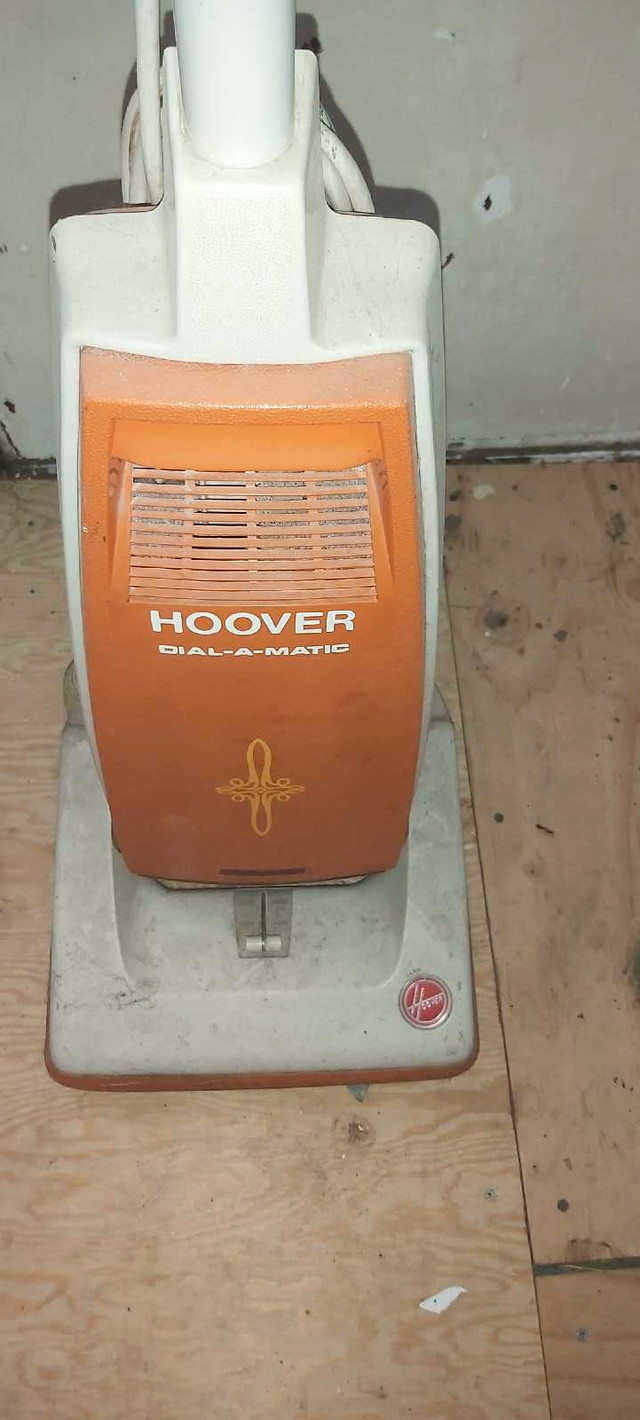 Vintage Hoover Vacuum  in Vacuums in Hamilton - Image 2