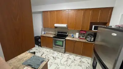 Room for rent near the airport. Available August 1st 2026 Bus 90 Hurdman and 90 Greensboro stops in...