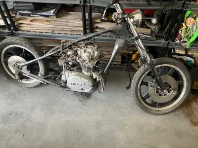Project Bike: 1978 Yamaha XS 750 on a chopped frame. Person purcahse from had it running previously...