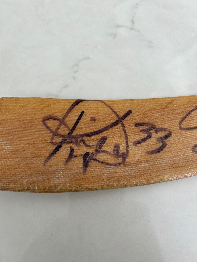 Autographed hockey stick - Nick Kypreos/Peter Zezel/Kris Draper in Arts & Collectibles in Markham / York Region