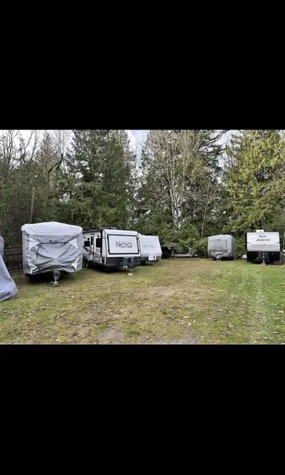 I can help to fix RV trailer, If you need any help feel free to contact me on 4375570052. Thanks