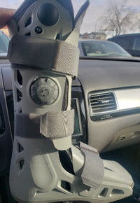 Large Right Air Cast Boot