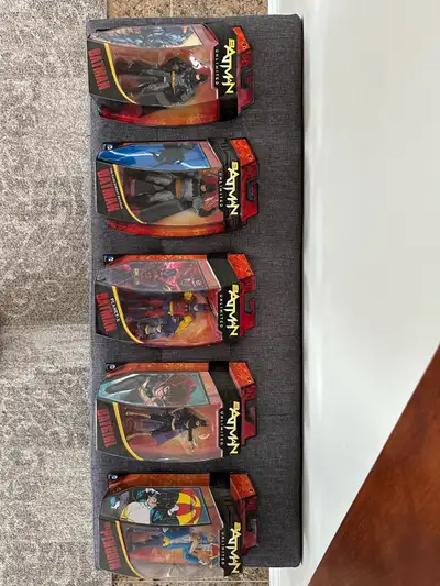 Batman Unlimited Action Figures. Set of 5. Batman, Batman The Dark Knight Returns, Batman Planet X,...