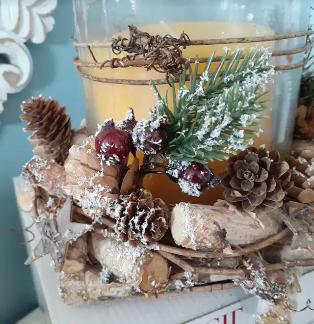 Clair de Lune Holiday Hurricane Lamp Candle Holder in Arts & Collectibles in Markham / York Region - Image 3