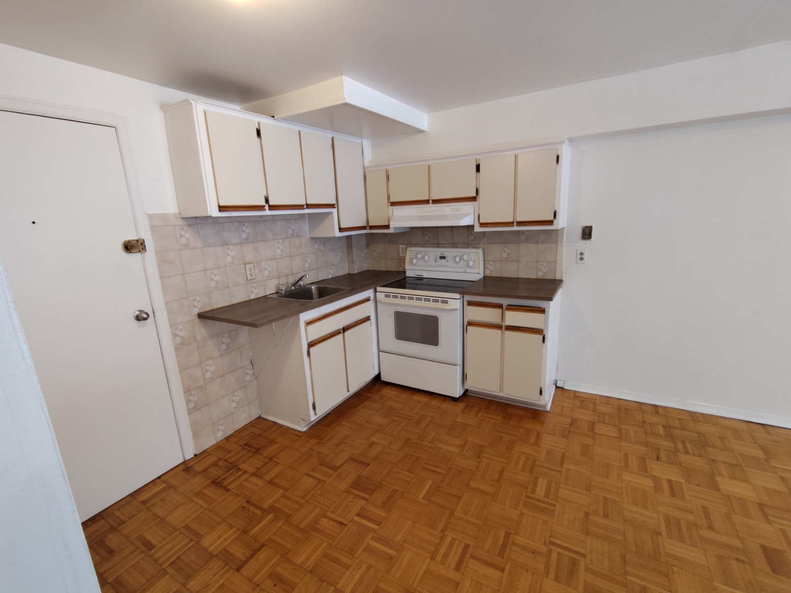 393 Rue Lulli — photo 1
