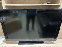 32-inch LG HDTV