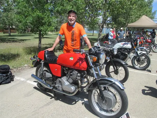1972 Laverda 750 in Sport Bikes in Regina - Image 2