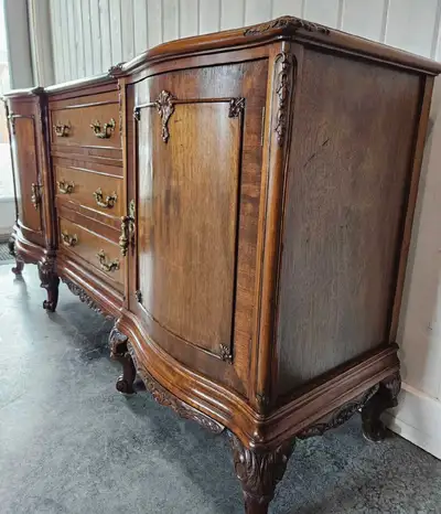 Large Antique Sideboard / Buffet Beautiful piece Very sturdy Great condition Ornate carvings Very fu...