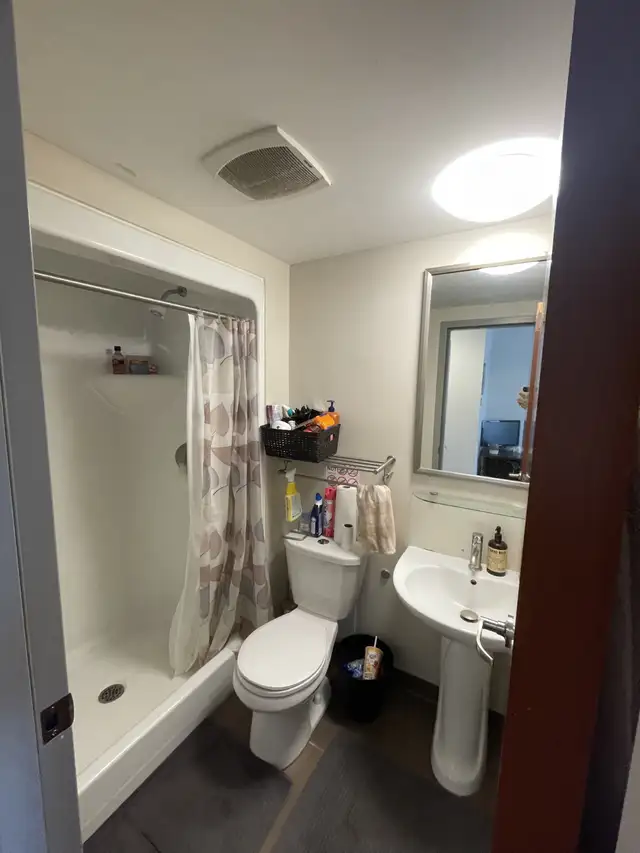 Fully Furnished Room for Sublet (Jan–Aug) – Great Location + Uti in Long Term Rentals in Kitchener / Waterloo - Image 5