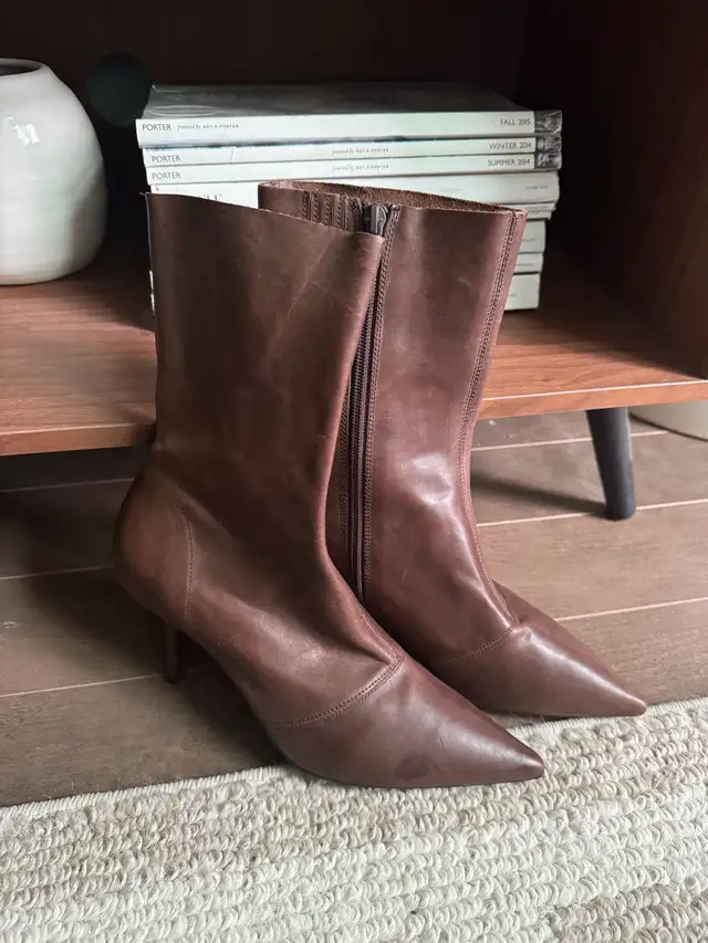 YEEZY Season 7 Ankle Boots in Women's - Shoes in Mississauga / Peel Region - Image 2