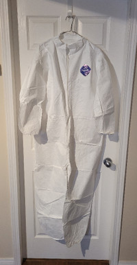 NEW Case(23) Dupont Tyvek Size Med Disposable Coveralls Winfield
