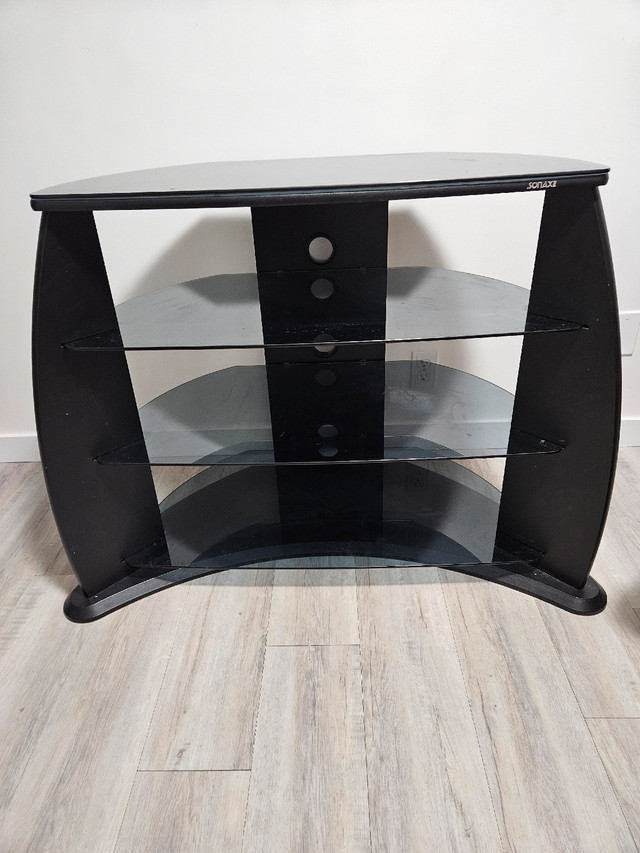 Tv stand in TV Tables & Entertainment Units in Strathcona County - Image 2