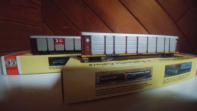 2 Vintage N Scale CP Sante Fe CON COR Auto Racks Rolling Stock in Hobbies & Crafts in St. Catharines - Image 2