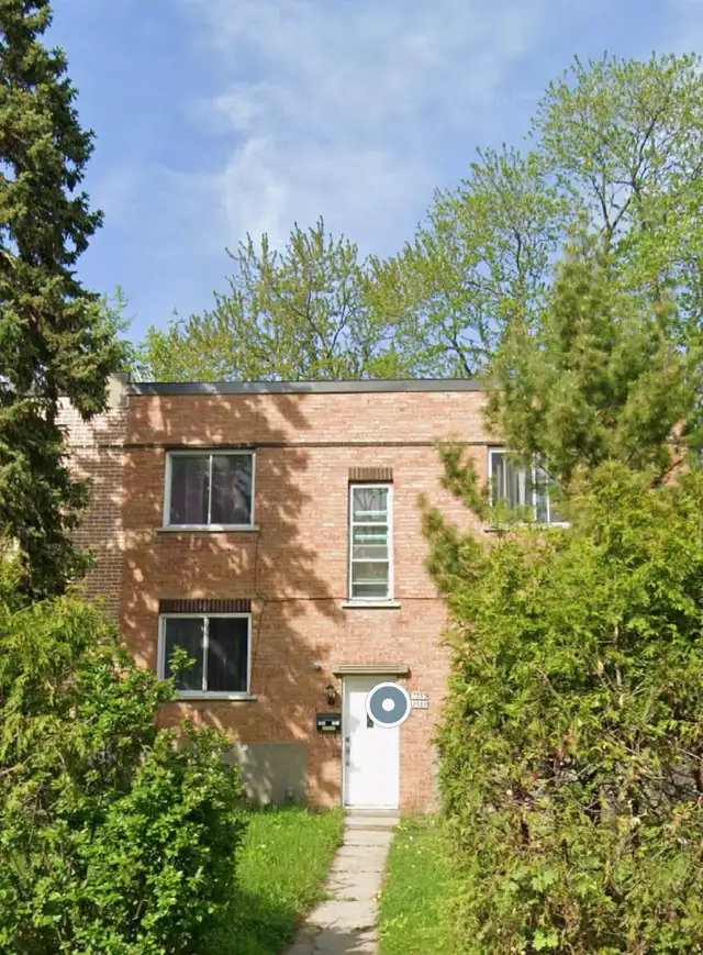 Room near metro Cote vertu. All inclusive