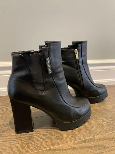 Women's leather boots38 size/ made in Europe /Espan, View more