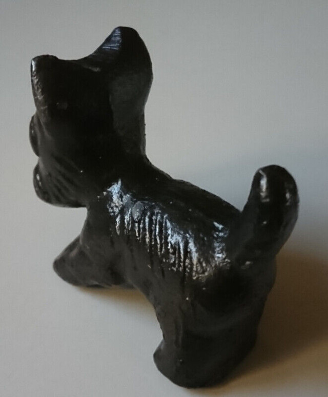 Vintage Cast Iron Mini Scottish Terrier/ Schnauzer Dog Figurine in Arts & Collectibles in Oshawa / Durham Region - Image 3