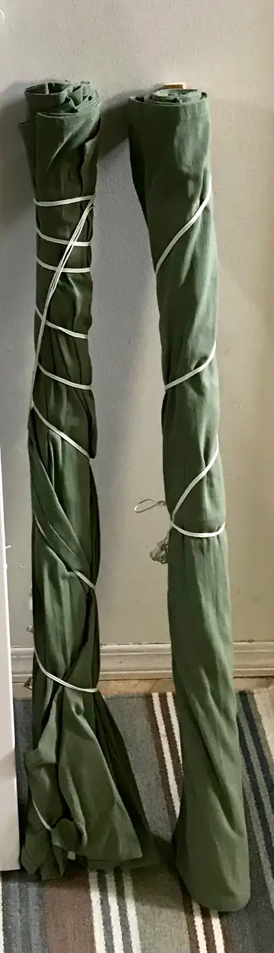 Blinds from ikea I believe, green fabric, 40 inch wide. 2 available Lengt min 4 ft, probably longer,...