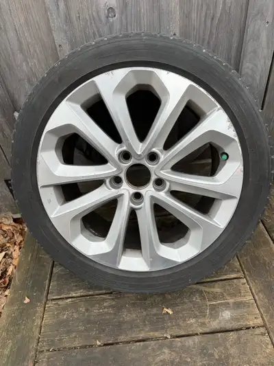 Michelin Primacy MXM4 Tyres 235/45R18 - 15000 km remaining treadwear based on 70000 km life. (Retail...