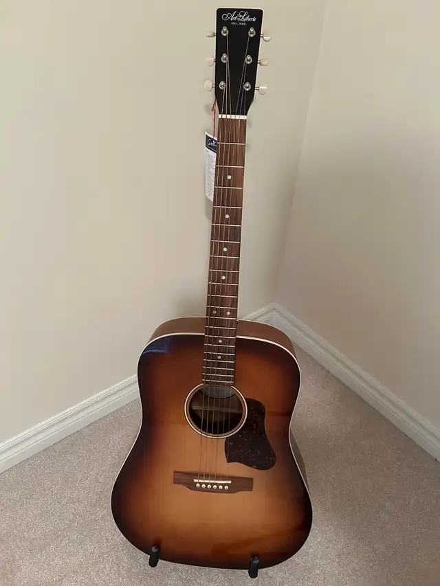 Art & Lutherie Americana Acoustic Electric Guitar, w/ Solid Top in Guitars in Markham / York Region - Image 2