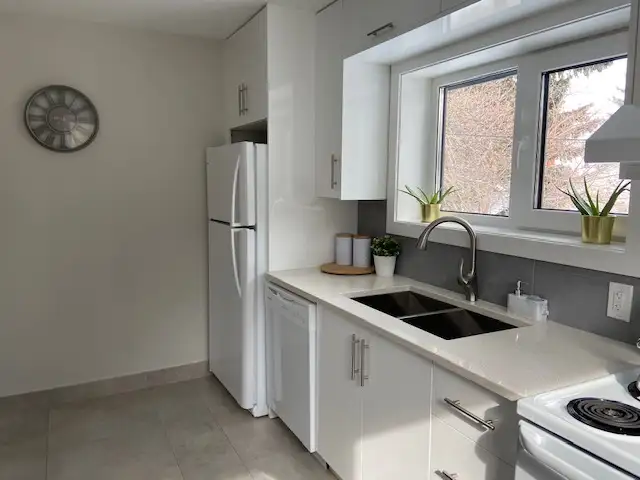 Great central location! Beautiful 3 Beds 1 Bath in Briar Hill! in Long Term Rentals in Calgary - Image 6