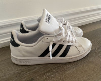 White Adidas Cloudfoam shoes in men size 8.5