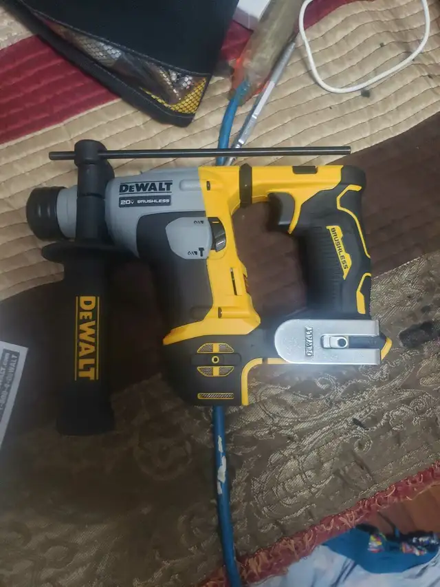 DeWalt Rotary Hammer Drill454687436361574400