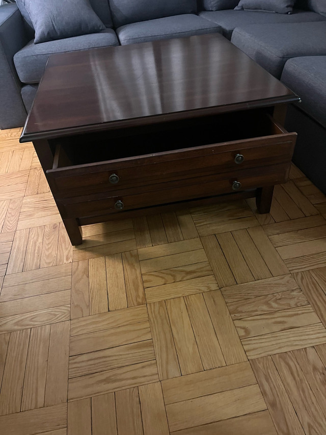 Coffee Table in Coffee Tables in City of Toronto - Image 3