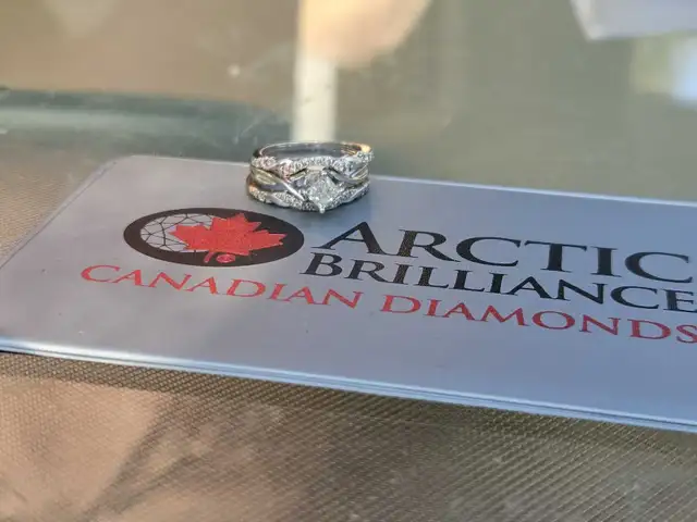 Diamond and gold ring set in Jewellery & Watches in Whitehorse - Image 3