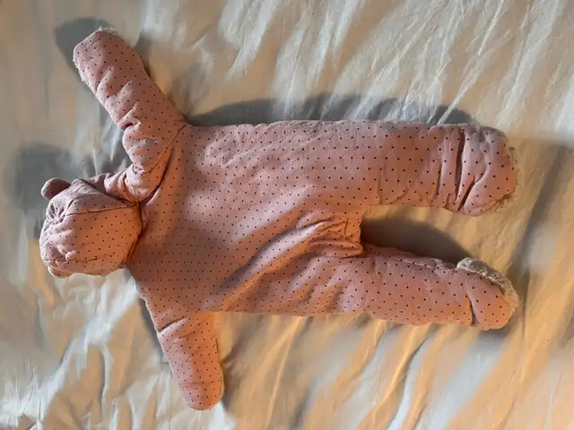Baby Gap bathing/ snowsuit newborn up to 7 Ibs in Bathing & Changing in Ottawa - Image 6