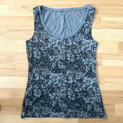 Women’s Size Small Vest, View more