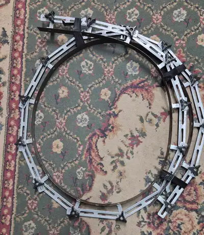 This Powertec 71527 107-inch flexible curve template is a professional contour woodworking tool, per...