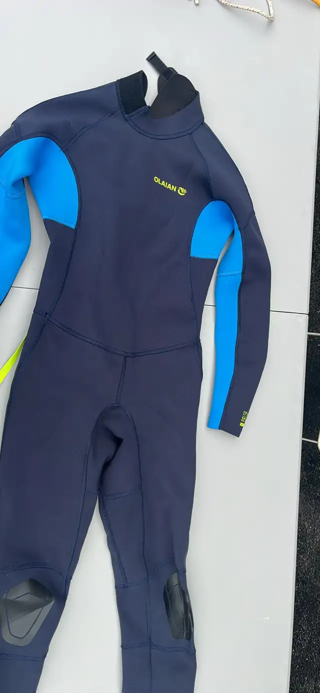 children’s wetsuits sizes 12 and 14 in Water Sports in Ottawa - Image 5